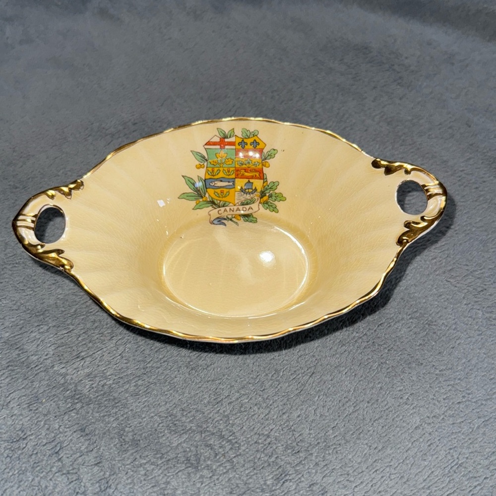 Bowl with Canadian Crest and gold accents. Royal Winton Made in England Vintage